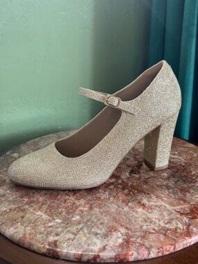 Women's IDIFU Gold Glitter Chunky Heels - Size 8
